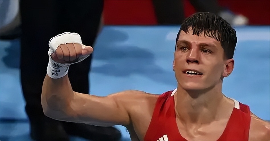 他的名字, 播放, 售罄