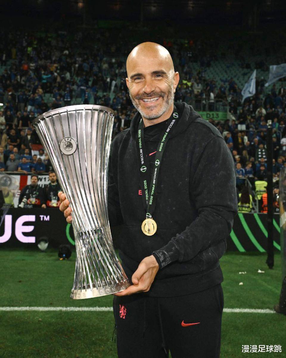 返这片熟悉, 环伺中争取, 情感纠葛