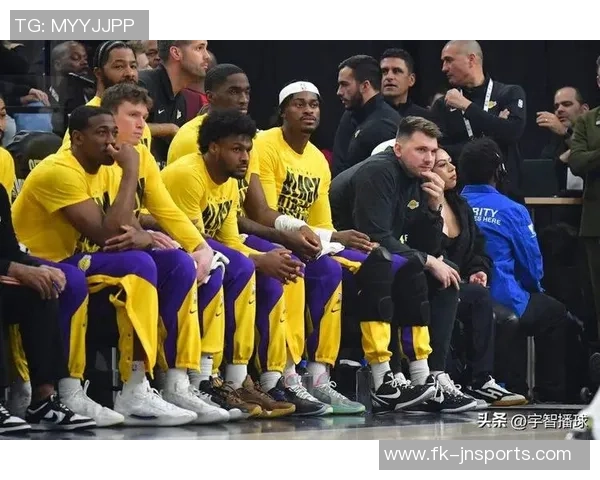 2019年12月26日洛杉矶快船与湖人激战回顾及精彩瞬间分析